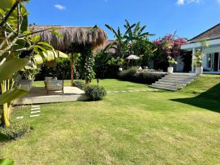 Wonderful designer villa huge garden near Samadi - 5