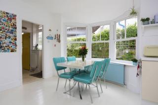 BOURNECOAST: HOME WITH GARDEN-WIFI-PARKING-HB7352 - Bournemouth - 2