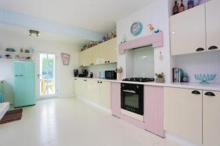 BOURNECOAST: HOME WITH GARDEN-WIFI-PARKING-HB7352 - Bournemouth - 4