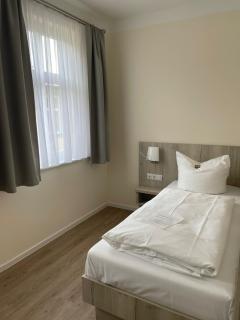 Hotel Adler - Rudolstadt - 7