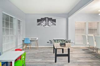 Hot Tub! 4BR 3BA Modern, newly remodeled, 16 ppl - McKinney - 4