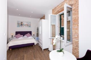 Peruzovic Rooms 3 - 3