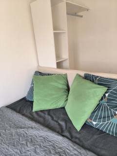 3 Hebergements - au 1er ETage 1 appartement 2 pieces et au 2eme Etage 2 hebergements d'une chambre chacun- Dans Pavillon au pied du RER B à 5 minutes de Paris et 30 MN Stade de France - Cachan - 5