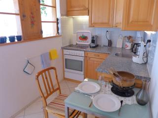 Studio Jeanne D'Arc Apt- B-11 by Interhome - Crans-Montana - 2