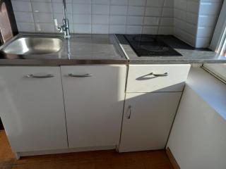 3 Hebergements - au 1er ETage 1 appartement 2 pieces et au 2eme Etage 2 hebergements d'une chambre chacun- Dans Pavillon au pied du RER B à 5 minutes de Paris et 30 MN Stade de France - Cachan - 6