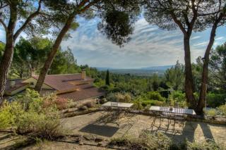 Family Home in the Heart of the Luberon with Swimming Pool and Panoramic Vi - Mérindol - 0