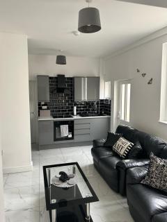 Modern 1 bed Flat with Private Courtyard - 8