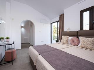 Cocoon Ocean Villa Luxury Escape - Peyia - 3