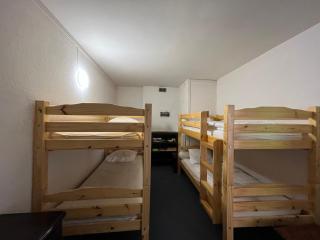 Appartement T2 face aux pistes avec terrasse, 9 couchages, proche commerces et piscine - FR-1-165A-103 - Enchastrayes - 1