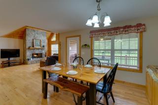 Hiawassee Riverfront Cabin 7 Mi to Lake Chatuge! - Hiawassee - 4
