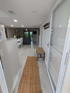NEW condo! Just 15 min to Ft Myers and Sanibel beach! Great Location!! - Fort Myers - 8