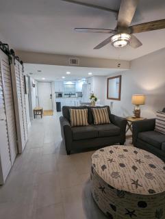 NEW condo! Just 15 min to Ft Myers and Sanibel beach! Great Location!! - Fort Myers - 4