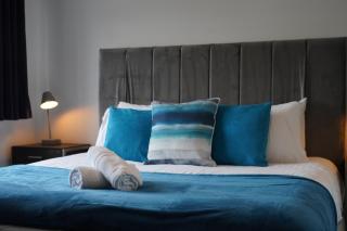 Rare find - new build 3 bedroom house near Cheshire Oaks - 7