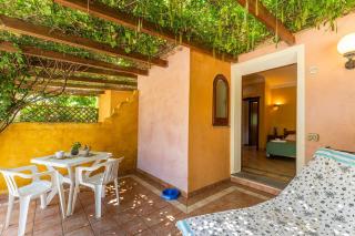 Apartments in residence with swimming pool in Santa Margherita di Pula, 250 meters from the sea - Pula - 9