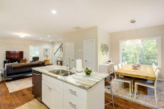 Luxe Mountain Home Near Ridgecrest and Asheville! - Black Mountain - 8