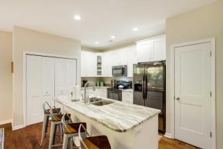 Luxe Mountain Home Near Ridgecrest and Asheville! - Black Mountain - 4