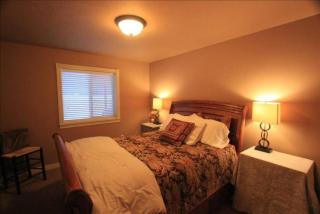 Spacious 6 Br Town Home Near Ski Hill Road - Driggs - 2