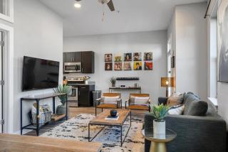 STYLISH 2 Bedroom 3 Bed Near Restaurants and Vandy - Nashville - 5