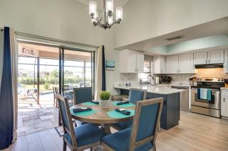 Hot Tub & Pool: ‘Coconut Palms’ in Cape Coral - 3
