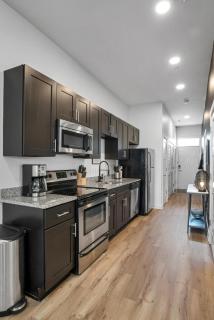 2 Bedroom, 4 Bed Near Vanderbilt, Belmont, FREE Parking Near Restaurants, Shopping, Bars - Nashville - 4
