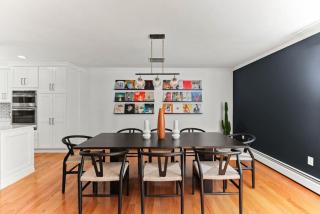 Spacious Modern Home with Separate In Law Suite, Walk to the Beach and Restaurants - 4