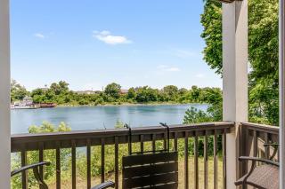 2 Bedroom, 2 Bath Riverfront View, WALK to Downtown - Nashville - 5