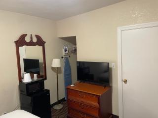 Express Inn - Towson - 3