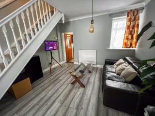 Spacious Retreat - Remote Worker & Family Friendly - Portsmouth - 7