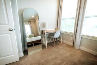 Downtown Escape with Backyard Gameroom and Hot Tub - Houston - 8