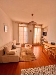 Le Vauban- Appartement au pied du Castillet - 0