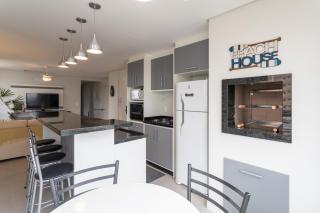 Espaço amplo e confortável 3 Quartos, Churrasqueira, Cozinha completa, 180m da Praia, Wi-Fi, duas vagas de garagem - Balneário Piçarras - 8