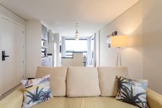 Espaço amplo e confortável 3 Quartos, Churrasqueira, Cozinha completa, 180m da Praia, Wi-Fi, duas vagas de garagem - Balneário Piçarras - 7