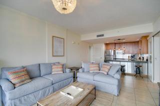 Beachfront Biloxi Condo Balcony and Community Perks - Biloxi - 8