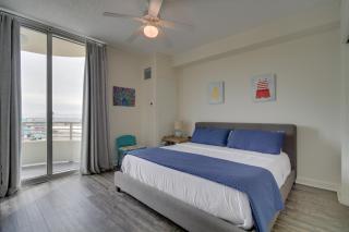 Beachfront Biloxi Condo Balcony and Community Perks - Biloxi - 1