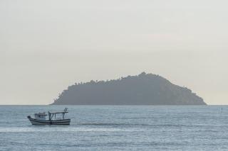 Espaço amplo e confortável 3 Quartos, Churrasqueira, Cozinha completa, 180m da Praia, Wi-Fi, duas vagas de garagem - Balneário Piçarras - 4