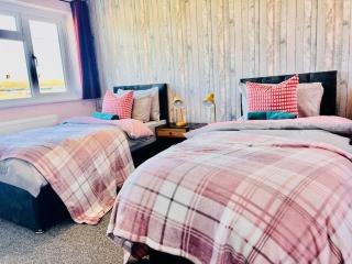 Canvey Island Bliss By Artisan Stays I Relocation & Business I Free Parking I Sleeps 5 - Canvey Island - 4