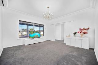 Spacious Upper House For You - Cabramatta - 4