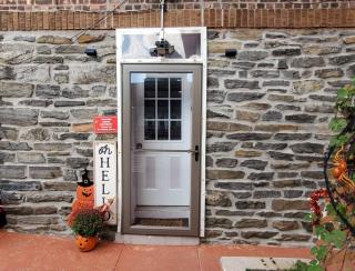 Lovely 2 bedroom Apartment with 2 Entrance and Parking - 8