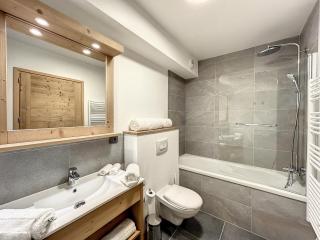 Chalet de Luxe 6 Chambres avec Piscine et Bien-Être à Combloux - FR-1-560-107 - Combloux - 3
