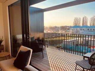 Top Floor Luxury City Central w Sunny Balcony - Christchurch - 9