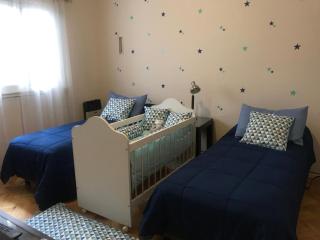 Chalet en zona Güemes-SOLO FAMILIAS - 2