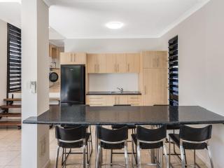 22 Seaview Terrace Moffat Beach - 7