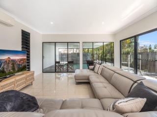 22 Seaview Terrace Moffat Beach - 8