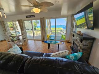 SeaSide Lake-Front Cottage - 8