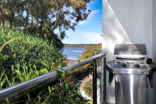 2 The Pier - Elegance by the Water - Tea Gardens - 7