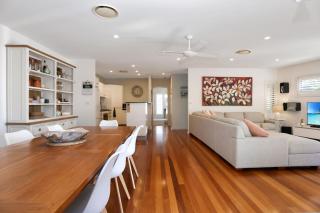 2 The Pier - Elegance by the Water - Tea Gardens - 2