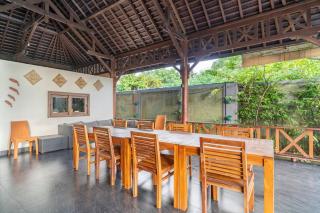 Villa Kenanga in Meninting By The Beach - Mataram - 2