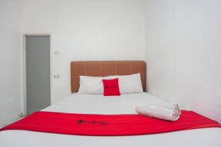 RedDoorz near Jalan Jenderal Sudirman Palembang - Palembang - 0