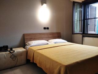 Hotel Motel Est - Peschiera Borromeo - 1
