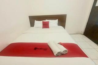RedDoorz near Universitas PGRI Kanjuruhan - Gadang - 0